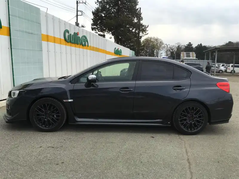 カタログ画像：ＷＲＸ ＳＴＩ（WRX STI） ＳＴＩ 2014年8月 CBA-VAB 2000cc ダークグレー・メタリック 燃費9.4km / l 外装