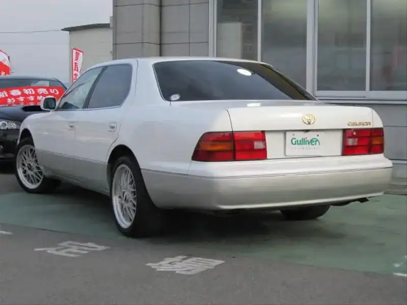 カタログ画像：セルシオ（CELSIOR） Ａ仕様 ｅＲバージョン装着車 1996年8月 E-UCF20 4000cc ホワイトパールマイカトーニングＧ 燃費8.0km / l  バック