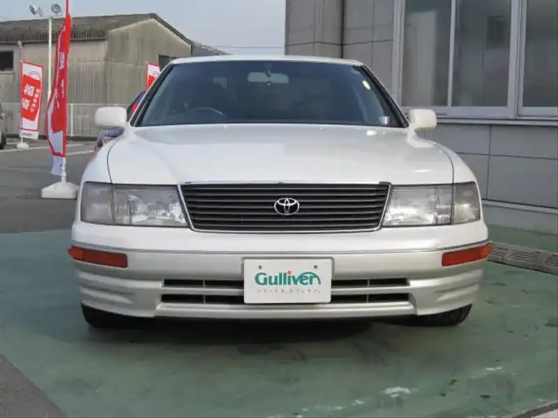 カタログ画像：セルシオ（CELSIOR） Ａ仕様 ｅＲバージョン装着車 1996年8月 E-UCF20 4000cc ホワイトパールマイカトーニングＧ 燃費8.0km / l  フロント