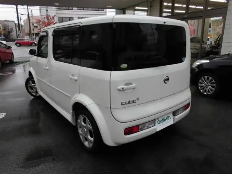 カタログ画像：キューブキュービック（CUBE CUBIC） １５ＲＸ 2005年5月 DBA-YGZ11 1500cc ホワイトパール（３Ｐ） 燃費17.8km / l  バック