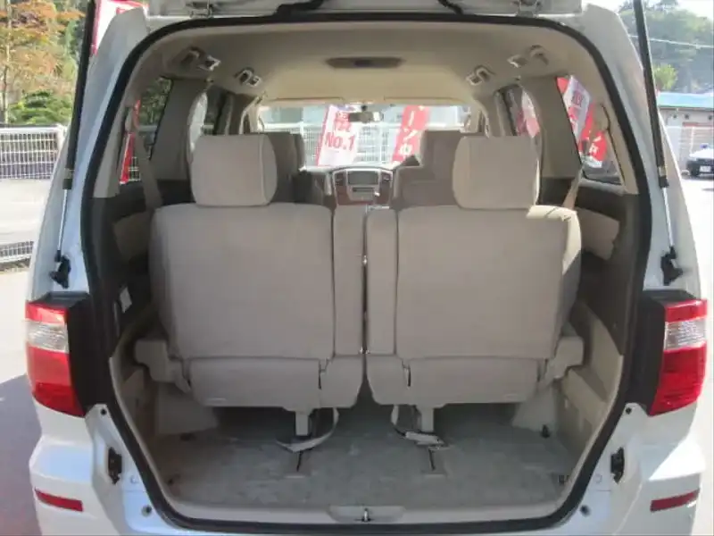 カタログ画像：アルファードＧ（ALPHARD G） ＡＸ Ｌエディション サイドリフトアップシート装着車 2004年2月 CBA-ANH10W 2400cc ホワイトパールマイカ 燃費9.7km / l  内装