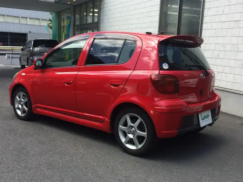 カタログ画像：ヴィッツ（VITZ） ＲＳ Ｖパッケージ 2004年2月 CBA-NCP13 1500cc スーパーレッドV 燃費15.2km / l  バック