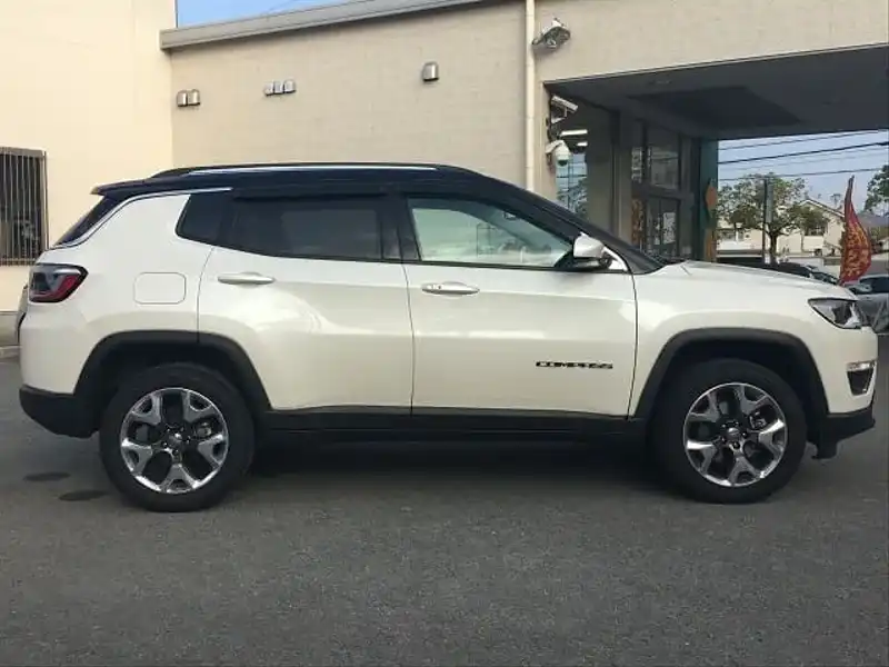 カタログ画像：ジープ・コンパス（JEEP COMPASS） リミテッド ブラックルーフエディション 2018年10月 ABA-M624 2400cc ヴォーカルホワイトパールコート 燃費9.6km / l 外装