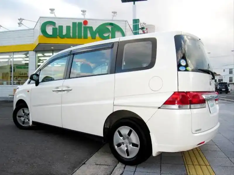 カタログ画像：ステップワゴン（STEPWAGON） Ｂ 2006年5月 DBA-RG1 2000cc プレミアムホワイト・パール 燃費13.2km / l  外装