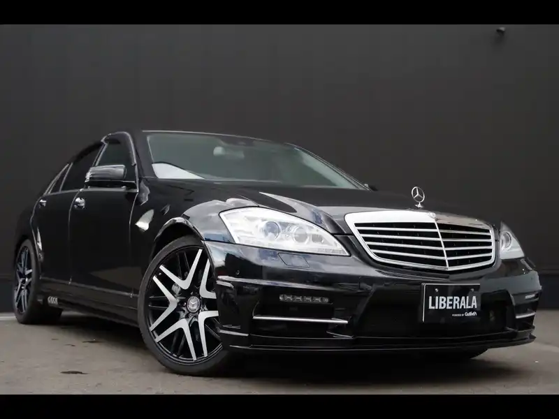 カタログ画像：Ｓクラス（S-CLASS） Ｓ３５０ 2009年9月 DBA-221056 3500cc クロマイトブラック（Ｍ）orオブシディアンブラック（Ｍ） 燃費8.6km / l  フロント