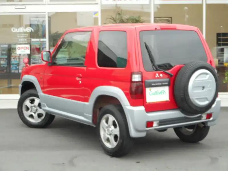 カタログ画像：パジェロミニ（PAJERO MINI） ＶＲ 2005年12月 ABA-H58A 660cc レッドソリッド／クールシルバーメタリック・２トーン バック