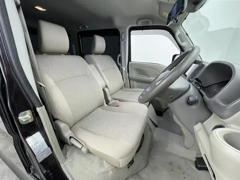 カタログ画像：エブリイワゴン（EVERY WAGON） ＰＺターボスペシャル ハイルーフ 2022年4月 3BA-DA17W 660cc ブルーイッシュブラックパール３ 燃費13.3km / l 内装