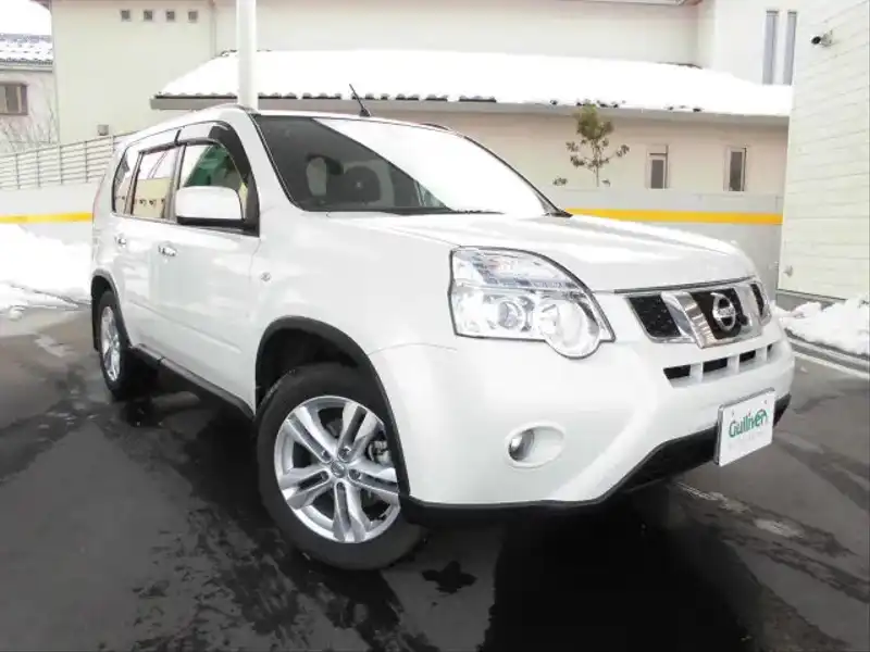 カタログ画像：エクストレイル（X-TRAIL） ２５Ｘ 2012年7月 CBA-TNT31 2500cc ブリリアントホワイトパール（３Ｐ） 燃費11.6km / l  メイン