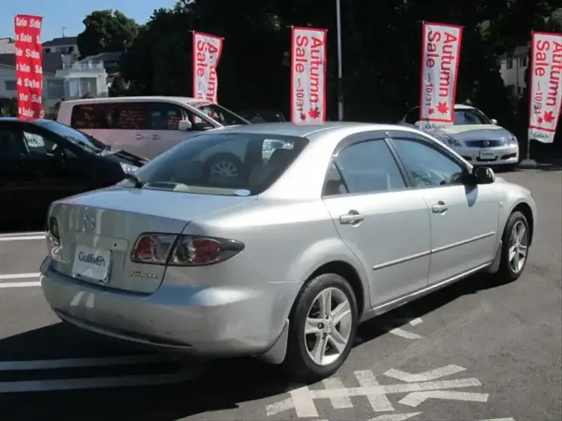 カタログ画像：アテンザセダン（ATENZA SEDAN） ２３ＥＸ 2005年6月 DBA-GG3P 2300cc チタニウムグレーメタリックII 燃費12.6km / l  バック