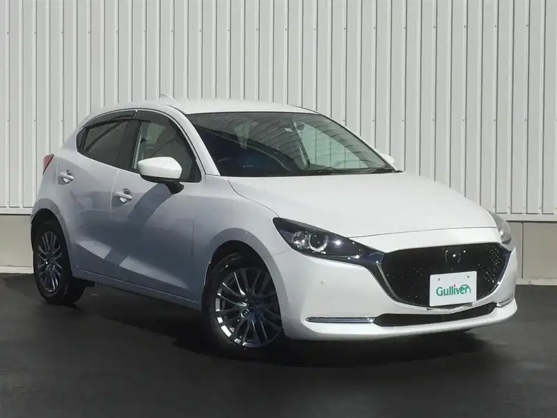 カタログ画像：ＭＡＺＤＡ２（MAZDA2） １５Ｓ ホワイト コンフォート 2020年4月 6BA-DJLFS 1500cc スノーフレイクホワイトパールマイカ 燃費19.0km / l メイン