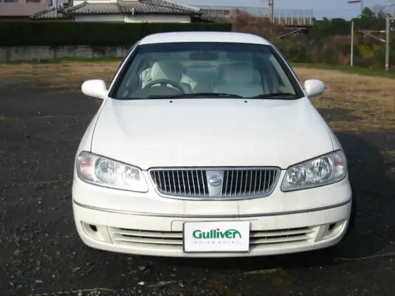 カタログ画像：ブルーバードシルフィ（BLUEBIRD SYLPHY） １８Ｖｉ－４ 2004年4月 TA-QNG10 1800cc ホワイトパール（３Ｐ） 燃費12.2km / l  フロント