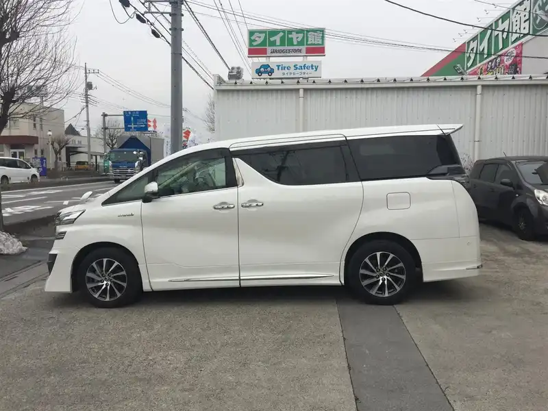 カタログ画像：ヴェルファイアハイブリッド（VELLFIRE HYBRID） ハイブリッドＶ 2015年1月 DAA-AYH30W 2500cc ホワイトパールクリスタルシャイン 燃費18.4km / l 外装