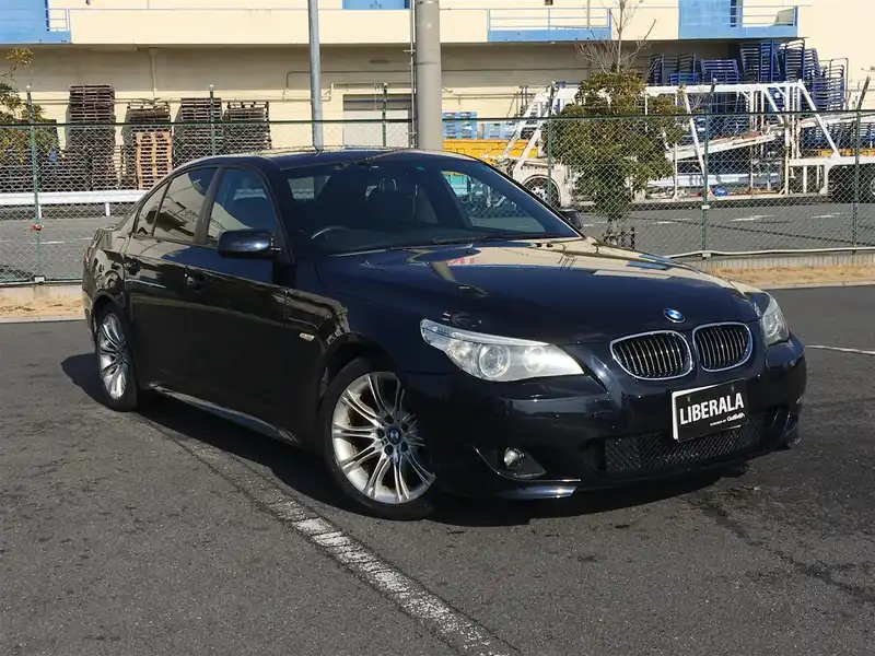 カタログ画像：５シリーズ（5 SERIES） ５３０ｉ Ｍスポーツパッケージ 2005年9月 ABA-NE30 3000cc 燃費9.0km / l  メイン（その他）