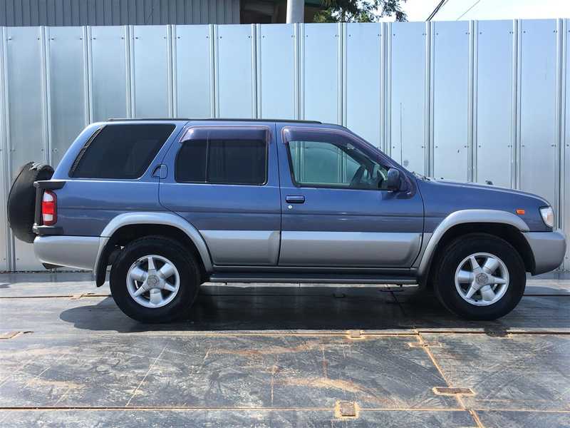 カタログ画像：テラノ（TERRANO） 標準ボディ オールモード４×４ Ｒ３ｍ－Ｖ 2001年3月 KH-TR50 3000cc オーシャンブルー（Ｍ）／ソニックシルバー（Ｍ）ツートーン 燃費11.2km / l  外装