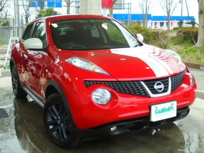 カタログ画像：ジューク（JUKE） １５ＲＸ パーソナライゼーション 2014年7月 DBA-YF15 1500cc ラディアントレッド（ＰＭ）orパッションレッド 燃費18.0km / l メイン