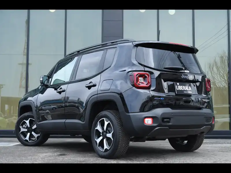 10133757 | カタログ画像：ジープ・レネゲード４ｘｅ（JEEP RENEGADE 4xe） トレイルホーク ４ｘｅ 2020年11月 7LA-BV13 1300cc ブラッククリアコート バック