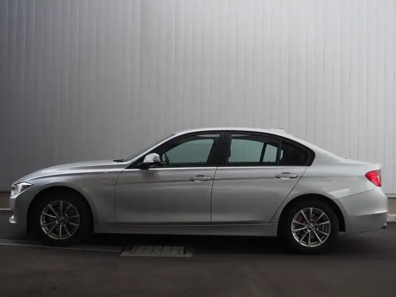 カタログ画像：３シリーズ（3 SERIES） ３２０ｉ ＳＥ 2013年8月 DBA-3B20 2000cc 燃費16.6km / l 外装