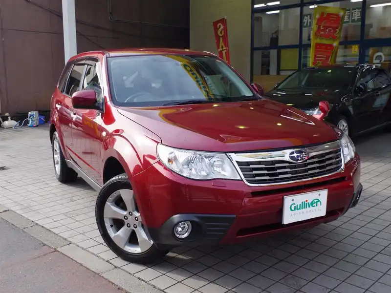 カタログ画像：フォレスター（FORESTER） ２．０ＸＳ ブラックレザーセレクション 2009年1月 DBA-SH5 2000cc カメリアレッド・パール 燃費13.8km / l  メイン（その他）