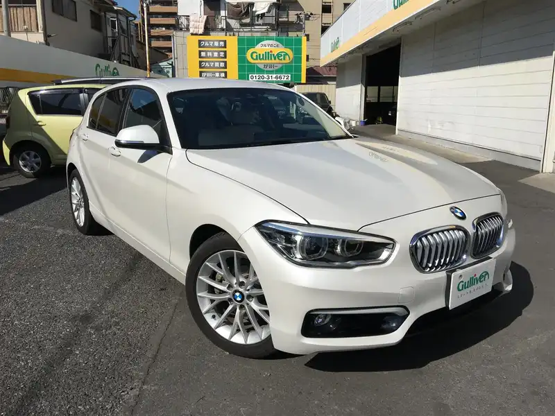 カタログ画像：１シリーズ（1 SERIES） １１８ｉ ファッショニスタ 2015年9月 DBA-1R15 1500cc ミネラル・ホワイト（メタリック・カラー） 燃費18.1km / l メイン（その他）