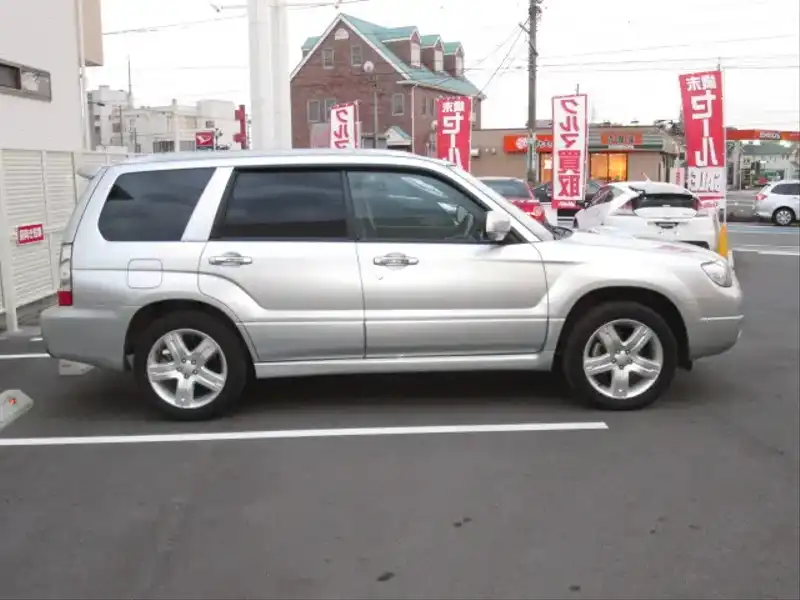 カタログ画像：フォレスター（FORESTER） ２．０ＸＴ 2005年12月 TA-SG5 2000cc プレミアムシルバー・メタリック 燃費13.0km / l  外装