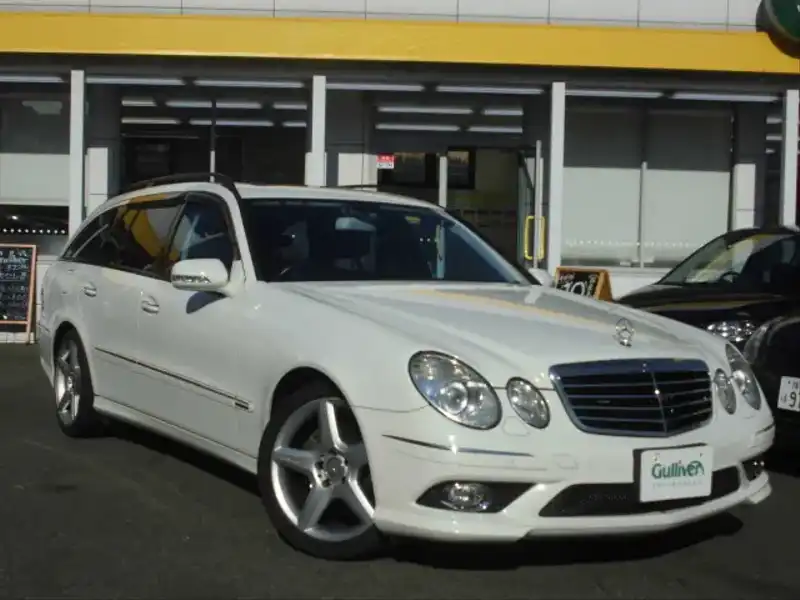 カタログ画像：Ｅクラスステーションワゴン（E-CLASS STATIONWAGON） Ｅ３５０ ステーションワゴン アバンギャルド 2007年2月 DBA-211256C 3500cc カルサイトホワイト（Ｓ） 燃費8.5km / l  メイン（その他）