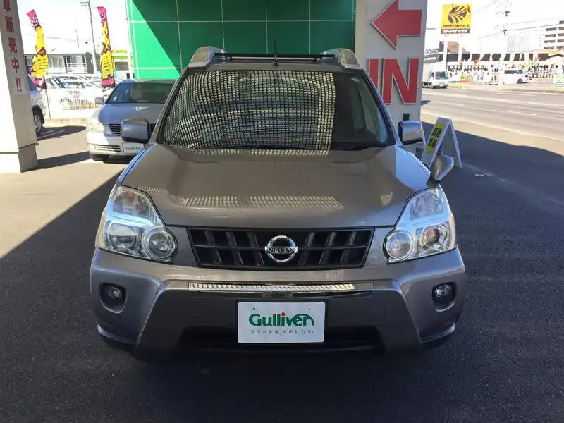 カタログ画像：エクストレイル（X-TRAIL） ２０Ｓt 2008年11月 DBA-NT31 2000cc ブレードシルバー（Ｍ）orダイヤモンドシルバー（Ｍ） 燃費13.6km / l  フロント