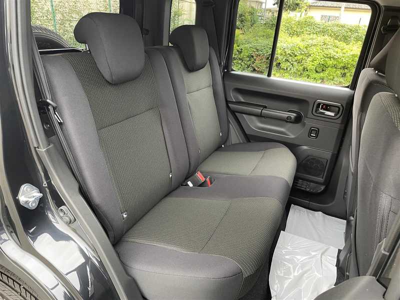 カタログ画像：ジムニーノマド（JIMNY NOMADE） ＦＣ 2025年4月 3BA-JC74W 1500cc ジャングルグリーン2 燃費13.6km / l バック