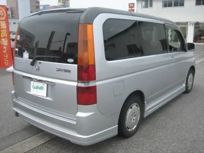 10002250 | カタログ画像：ステップワゴン（STEPWAGON） デラクシーＳ 2002年10月 LA-RF3 2000cc サテンシルバー・メタリック 外装