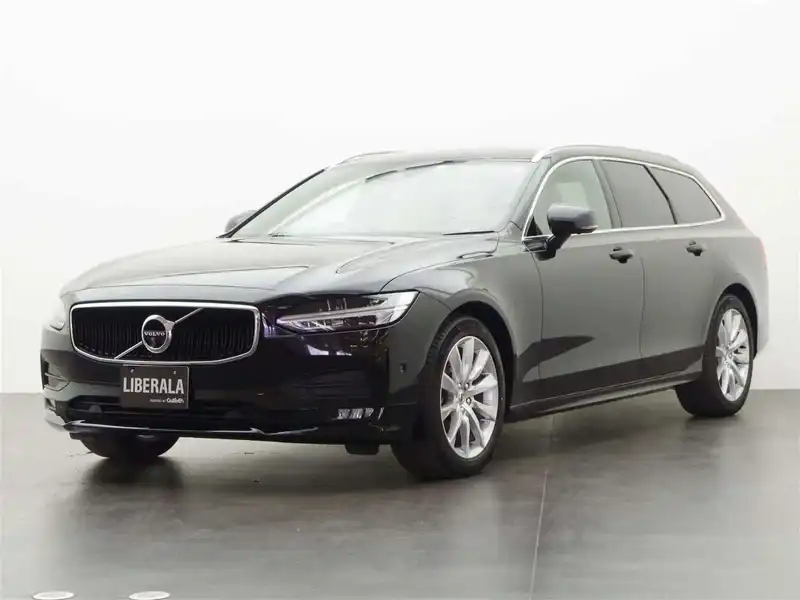 カタログ画像：Ｖ９０（V90） Ｄ４ モメンタム エアサスペンション装着車 2018年7月 LDA-PD4204TA 2000cc ブラック 燃費16.2km / l メイン