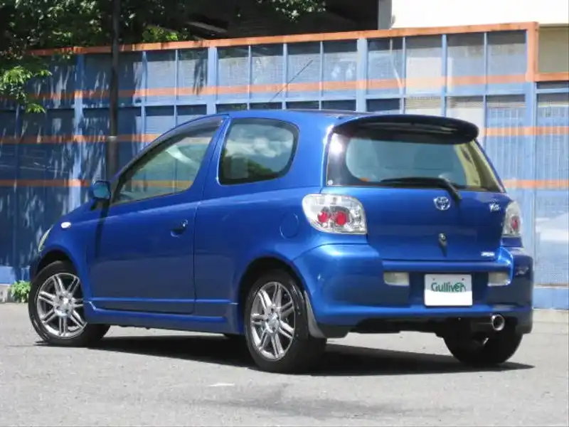 1010694 | カタログ画像：ヴィッツ（VITZ） ＲＳ 2001年12月 TA-NCP10 1300cc ストロングブルーメタリック バック