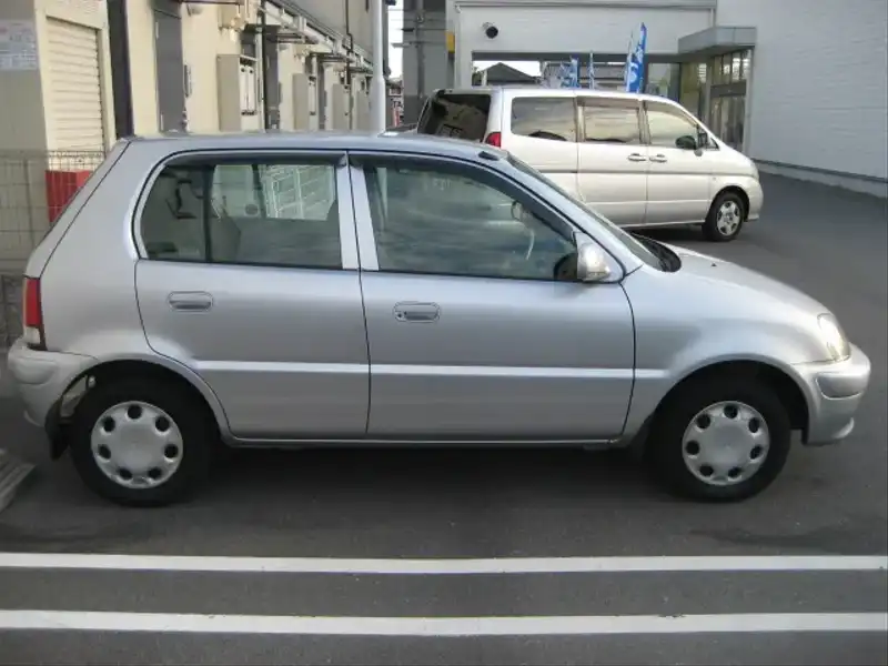 2002764 | カタログ画像：ロゴ（LOGO） Ｌ 2000年4月 GF-GA3 1300cc サテンシルバーメタリック 外装