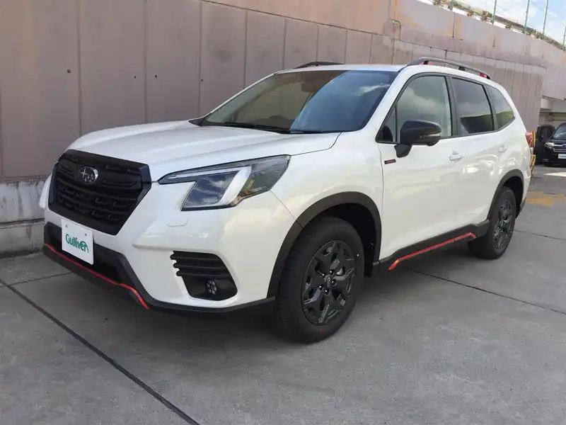 カタログ画像：フォレスター（FORESTER） Ｘ－ブレイク 2021年9月 5AA-SKE 2000cc クリスタルホワイト・パール 燃費14.0km / l 外装