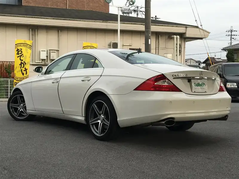 カタログ画像：ＣＬＳクラス（CLS-CLASS） ＣＬＳ３５０ 2005年2月 DBA-219356C 3500cc アラバスターホワイト（Ｓ） 燃費8.5km / l  バック