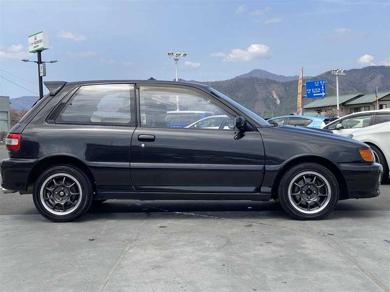 1003652 | カタログ画像：スターレット（STARLET） ＧＴ 1994年5月 E-EP82 1300cc ブラックメタリック 外装