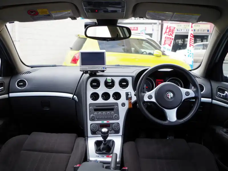 カタログ画像：アルファ１５９（ALFA 159） ２．２ ＪＴＳ ディスティンクティブ 2006年12月 GH-93922 2200cc アルファシルバー（メタリックカラー） 燃費9.3km / l  内装