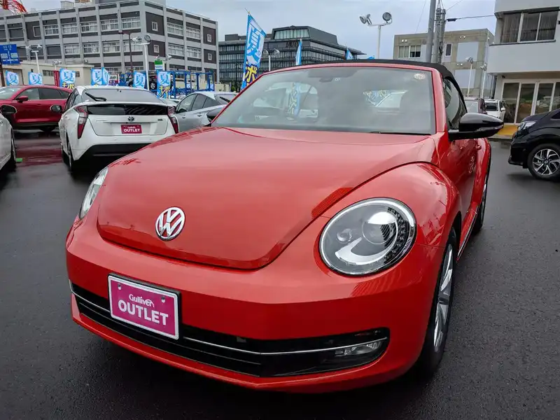 カタログ画像：ザ・ビートル・カブリオレ（THE BEETLE CABRIOLET） クラブ 2015年10月 DBA-16CBZK 1200cc ハバネロオレンジメタリック 燃費17.6km / l フロント