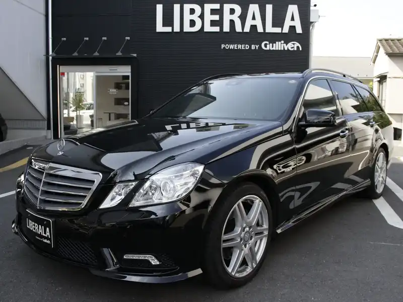 カタログ画像：Ｅクラスステーションワゴン（E-CLASS STATIONWAGON） Ｅ２５０ ＣＧＩブルーエフィシェンシー ステーションワゴン １２５！エディション 2011年1月 DBA-212247C 1800cc オブシディアンブラック（Ｍ） 燃費11.0km / l  メイン