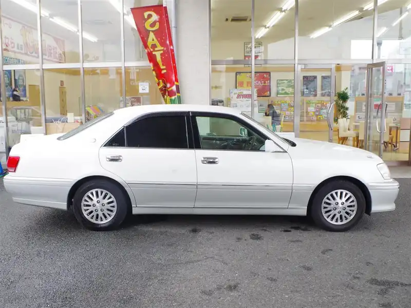 カタログ画像：クラウン（CROWN） ロイヤルサルーンＦｏｕｒ Ｕパッケージ 2001年8月 TA-JZS179 3000cc スーパーホワイトII 燃費8.2km / l  外装