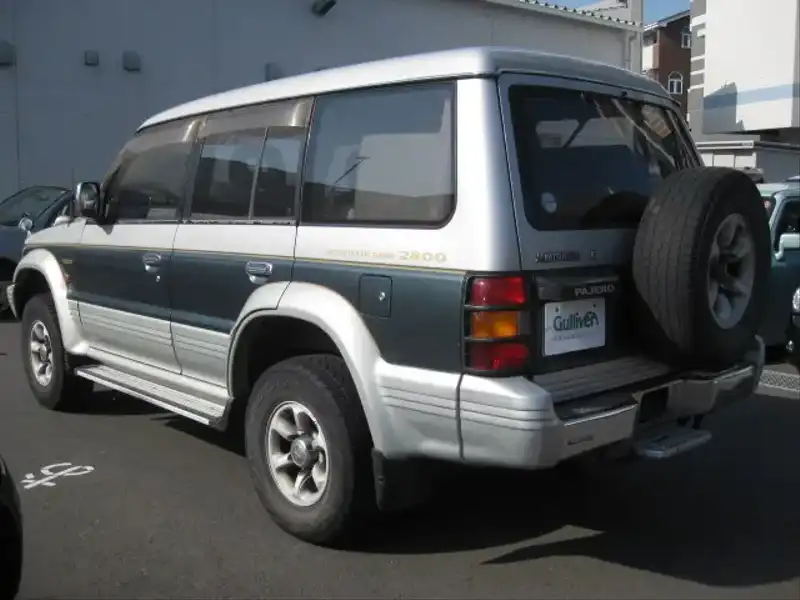 カタログ画像：パジェロ（PAJERO） ミッドルーフ ＸＦ 1994年8月 Y-V46W 2800cc ラガーディアシルバー（Ｍ） バック