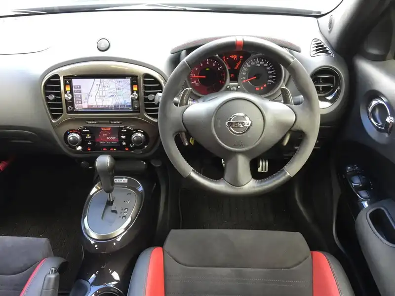 カタログ画像：ジューク（JUKE） ニスモ ＲＳ 2014年11月 CBA-NF15 1600cc スーパーブラック 燃費12.6km / l 内装