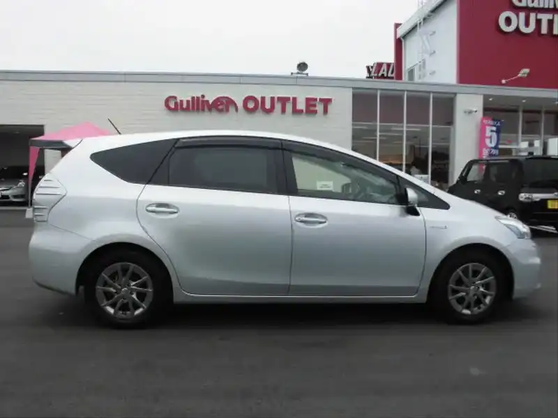 カタログ画像：プリウスα（PRIUS ALPHA） Ｇ チューン ブラック 2013年8月 DAA-ZVW41W 1800cc シルバーメタリック 燃費26.2km / l 外装