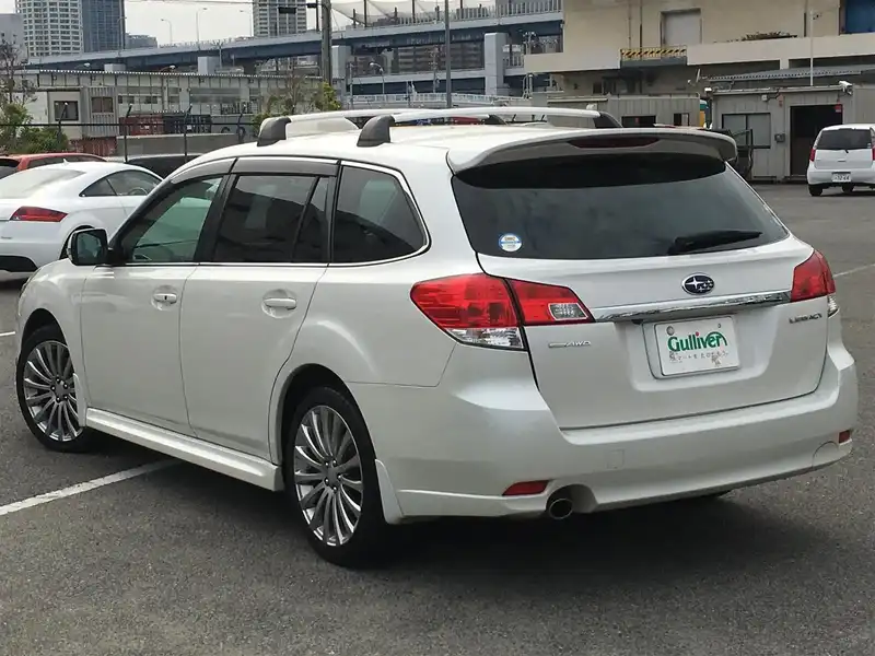 10066360 | カタログ画像：レガシィツーリングワゴン（LEGACY TOURING WAGON） ２．５ｉアイサイトスポーツセレクション 2010年11月 DBA-BR9 2500cc サテンホワイト・パール バック