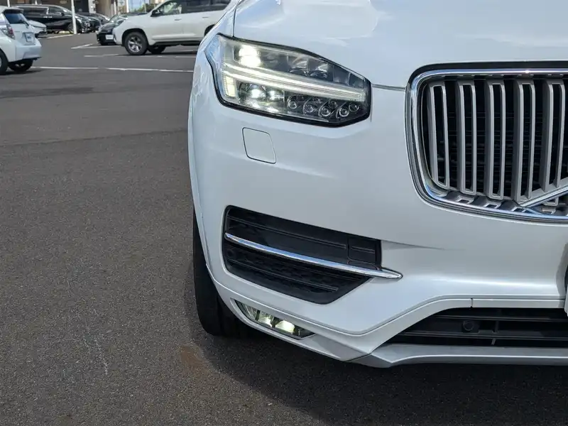カタログ画像：ＸＣ９０（XC90） Ｔ８ ツインエンジン ＡＷＤ エクセレンス 2018年8月 DLA-LB420XCPA 2000cc アイスホワイト 燃費13.7km / l 外装