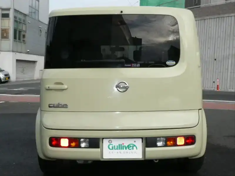 カタログ画像：キューブ（CUBE） ＥＸ ＭＤ／ＣＤセレクション 2004年12月 UA-BNZ11 1400cc ビーンズ 燃費15.8km / l  バック