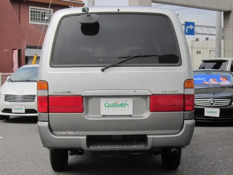 カタログ画像：ハイエースバン（HIACE VAN） スーパーＧＬ 2002年8月 GE-RZH112V 2000cc アクアシルバートーニングｏｒマーベラスシルバートーニング バック