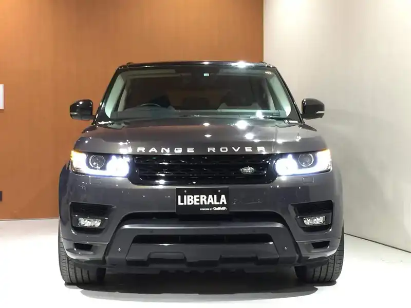 カタログ画像：レンジローバースポーツ（RANGE ROVER SPORT） オートバイオグラフィーダイナミック 2015年4月 ABA-LW5SA 5000cc カイコウラ・ストーン（メタリック）orコーズウェイ・グレイ（プレミアムメタリック）orコリス・グレイ（メタリック）orスコシア・グレイ（メタリック） 燃費7.3km / l フロント