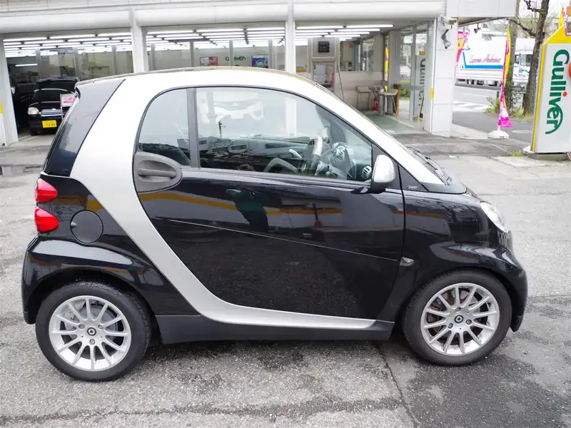 カタログ画像：スマートフォーツークーペ（SMART FORTWO COUPE） エディション１０ 2008年10月 CBA-451331 1000cc ディープブラック 燃費18.6km / l  外装