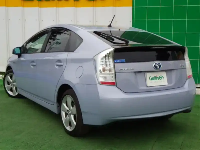 カタログ画像：プリウス（PRIUS） Ｇツーリングセレクション 2009年5月 DAA-ZVW30 1800cc シルバーメタリックorアイスバーグシルバーマイカメタリック 燃費35.5km / l  バック