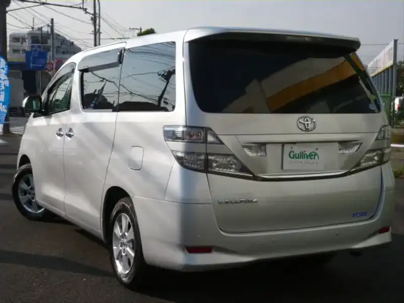 カタログ画像：ヴェルファイア（VELLFIRE） ３．５Ｘ 2008年5月 DBA-GGH25W 3500cc シルバーメタリック 燃費9.4km / l  バック