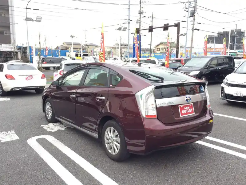 カタログ画像：プリウスＰＨＶ（PRIUS PHV） Ｇ 2012年11月 DLA-ZVW35 1800cc ボルドーマイカ 燃費31.6km / l バック